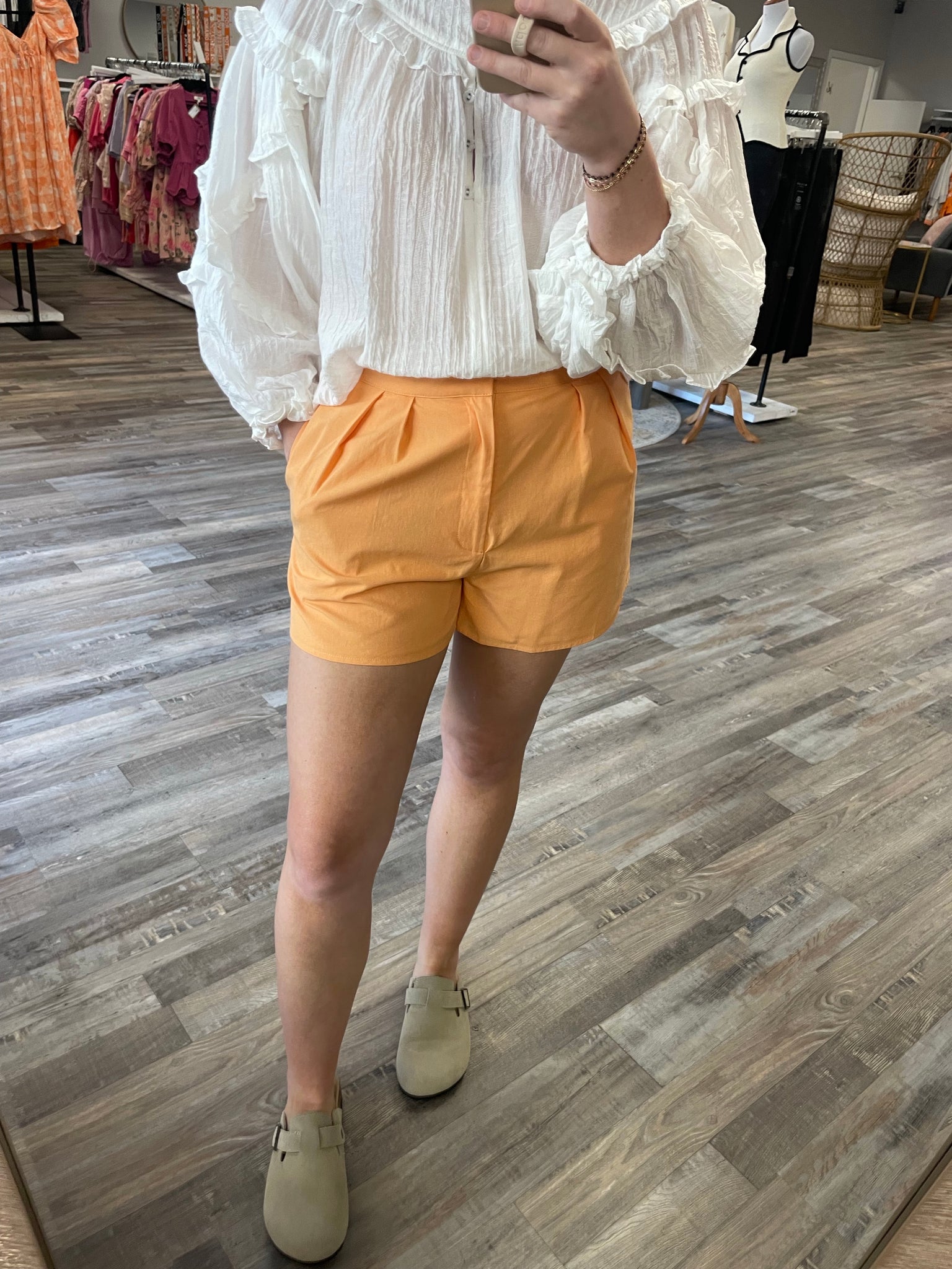 Pleated Linen Shorts - Apricot