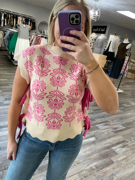 Scallop Floral Sweater Vest - Pink