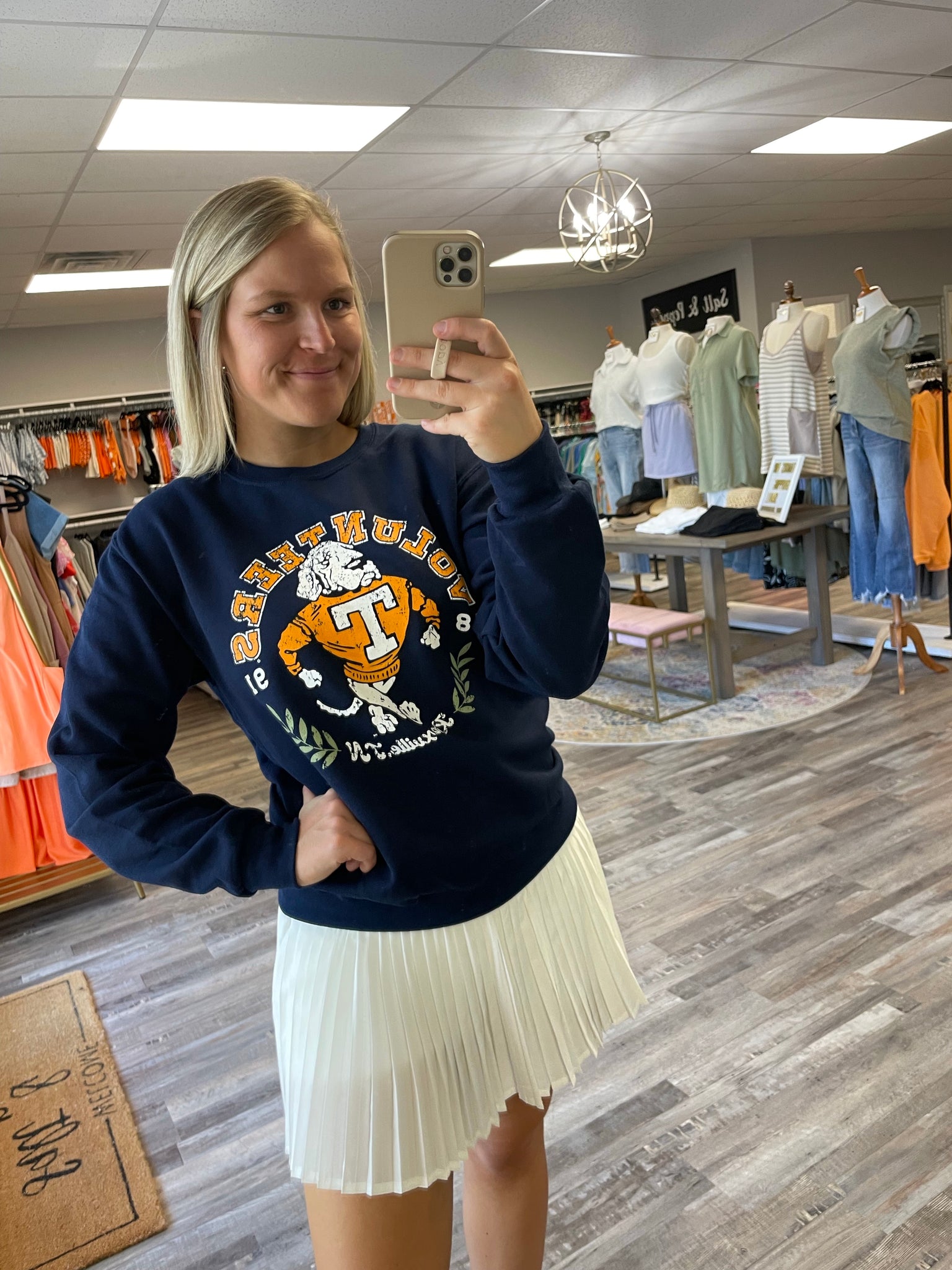 Smokey Strut Sweatshirt - Navy