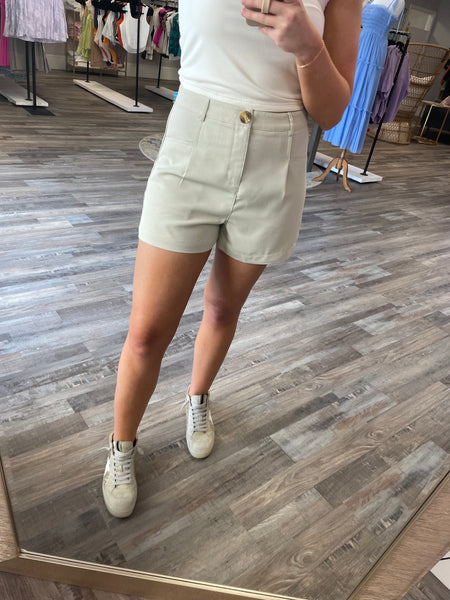 Front Pleated Shorts - Natural