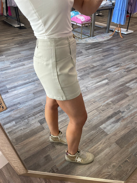 Front Pleated Shorts - Natural