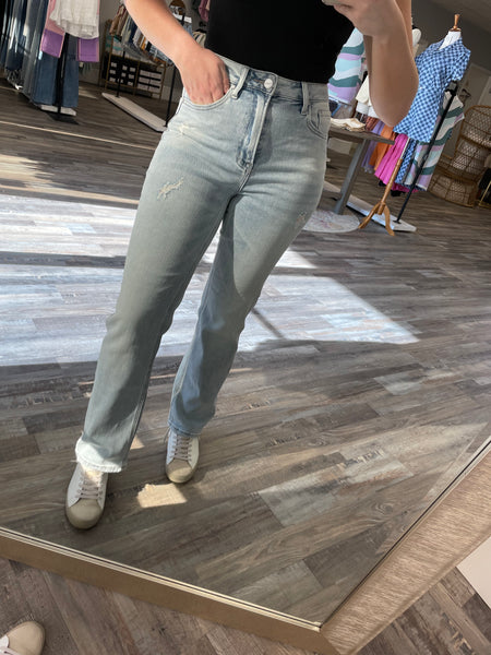High Rise Tapered Jeans - Light Washed