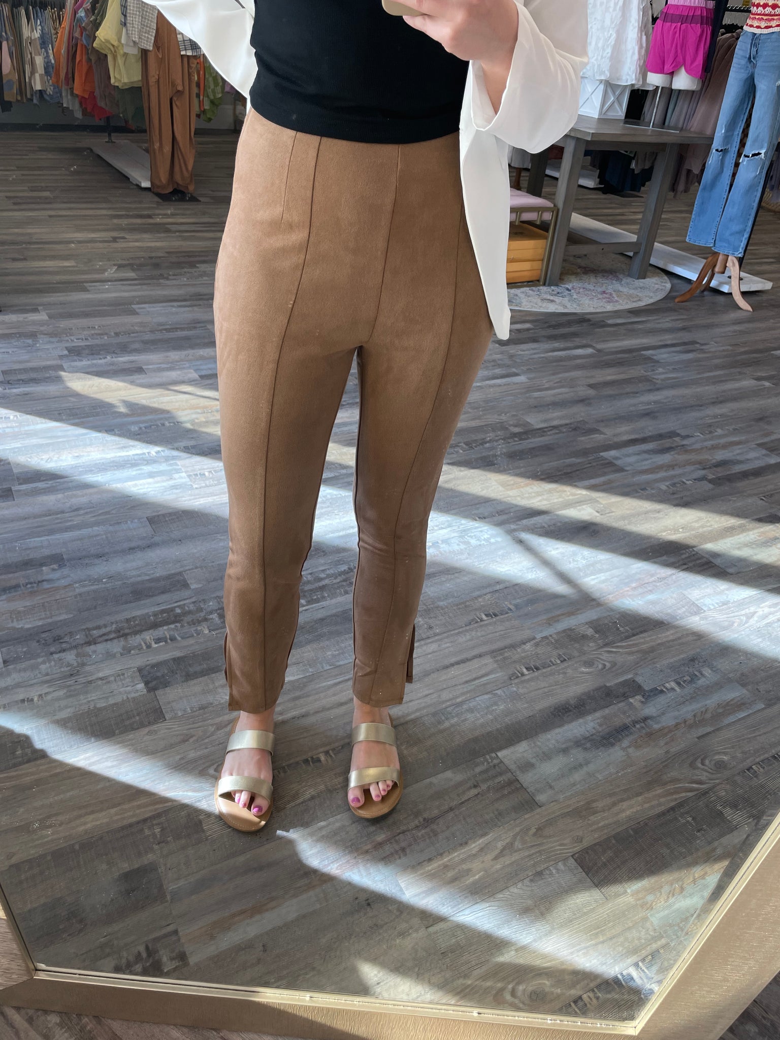 Stepping into fall with style in these camel faux suede pants. 🍂✨ #suede  #suedepants #fallfashion #fallstyles #suedestyle #newpant