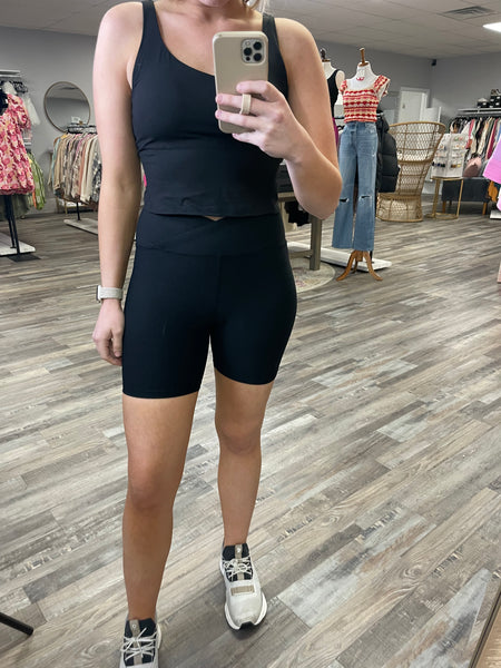 Ribbed V-Cross Biker Shorts - Black
