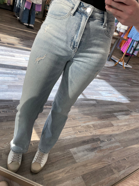 High Rise Tapered Jeans - Light Washed